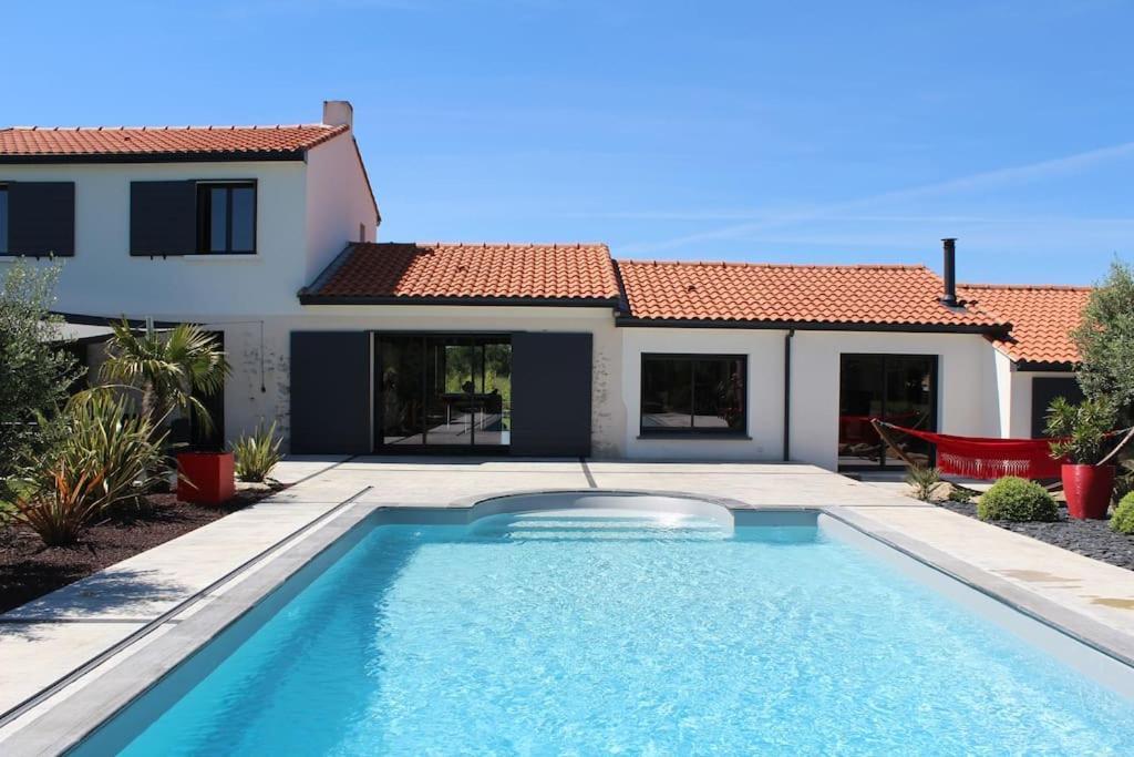 Villa Grand Standing Avec Piscine Proche Nantes La Chapelle-Heulin ภายนอก รูปภาพ